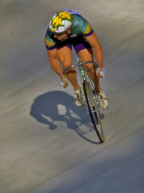 出巨大的努 出巨大的努